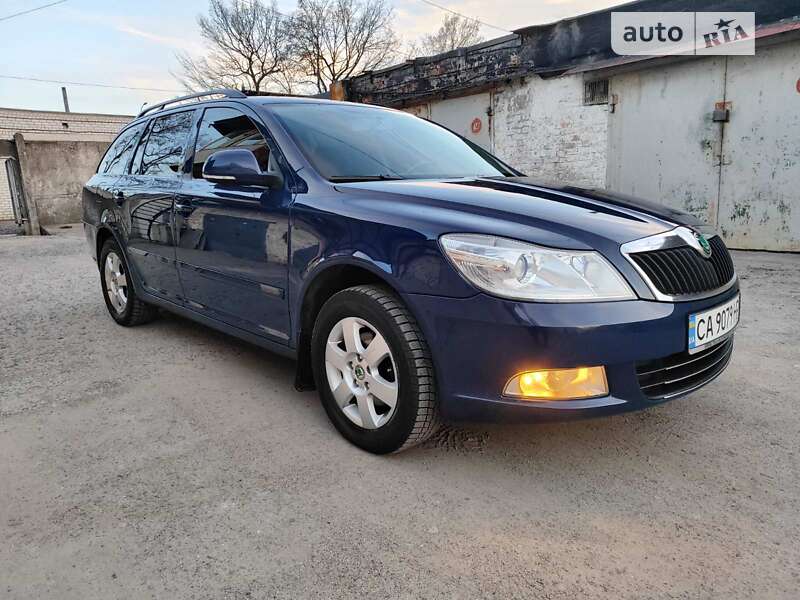 Універсал Skoda Octavia 2012 в Черкасах