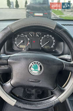 Лифтбек Skoda Octavia 2008 в 