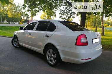 Лифтбек Skoda Octavia 2010 в Ромнах