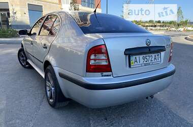 Лифтбек Skoda Octavia 2002 в Умани