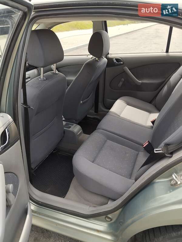 Лифтбек Skoda Octavia 2003 в Запорожье