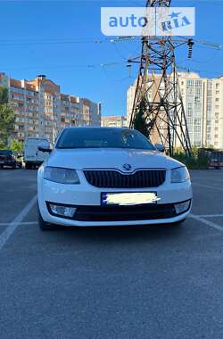 Універсал Skoda Octavia 2016 в Бучі