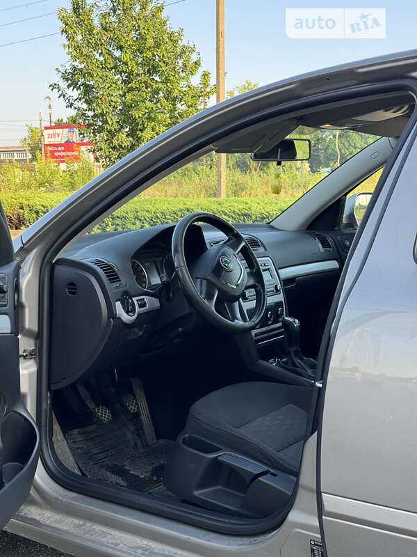 Лифтбек Skoda Octavia 2011 в Виноградове фото 10 Лифтбек Skoda Octavia 2011 в Виноградове