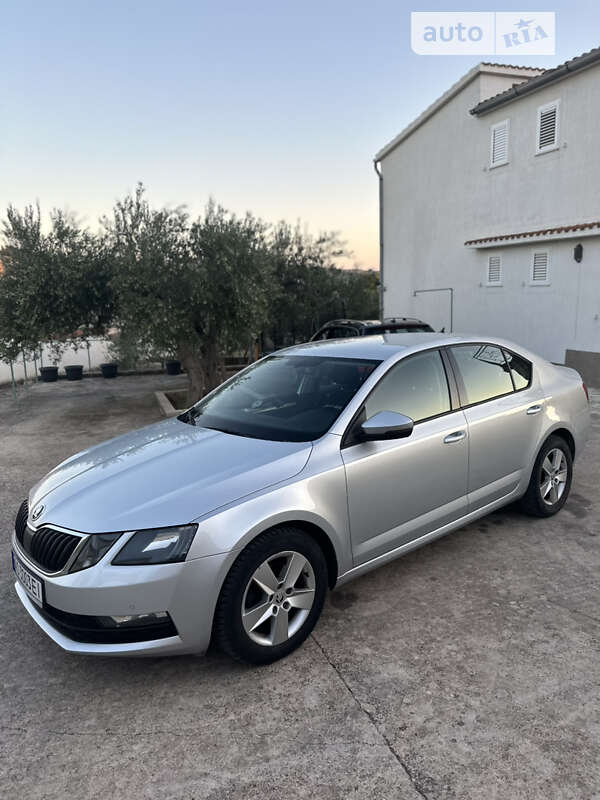 Лифтбек Skoda Octavia 2017 в Тячеве