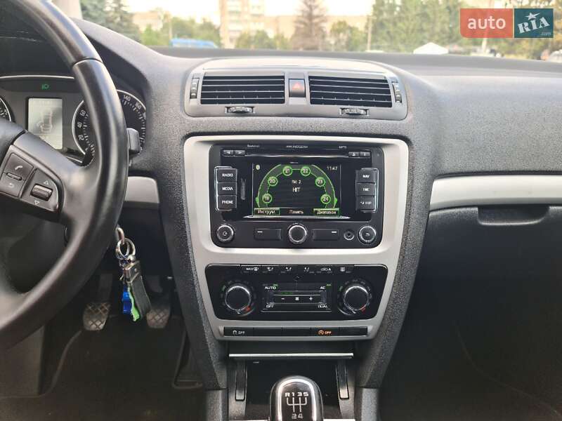 Універсал Skoda Octavia 2012 в Острозі