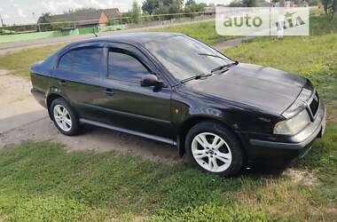 Ліфтбек Skoda Octavia 2000 в Ромнах