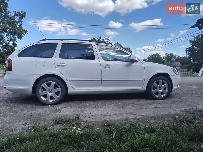 Универсал Skoda Octavia 2009 в Нововолынске