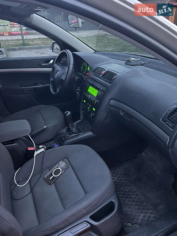 Ліфтбек Skoda Octavia 2005 в Івано-Франківську