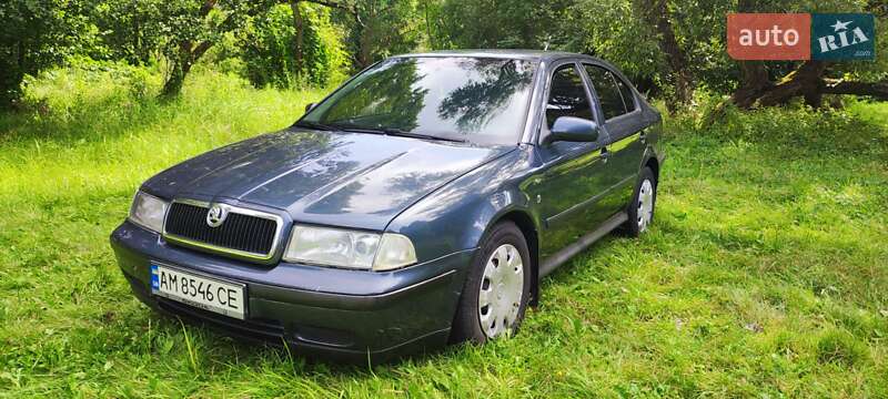 Лифтбек Skoda Octavia 1999 в 