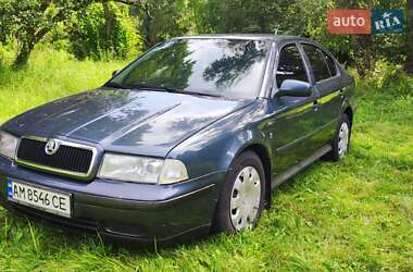 Лифтбек Skoda Octavia 1999 в 