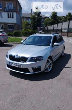 Универсал Skoda Octavia 2015 в Нововолынске