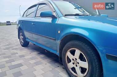 Лифтбек Skoda Octavia 2003 в 