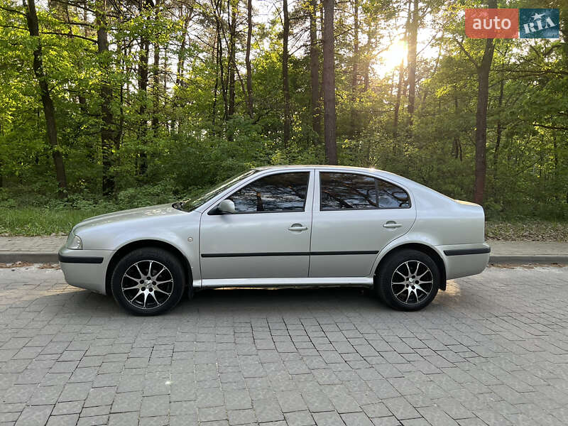 Лифтбек Skoda Octavia 2006 в Львове