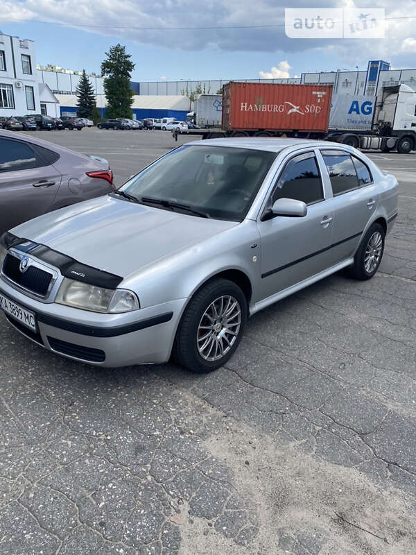 Лифтбек Skoda Octavia 2003 в Киеве