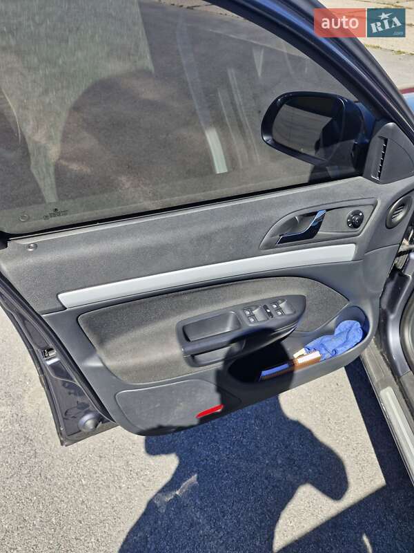 Універсал Skoda Octavia 2011 в Житомирі