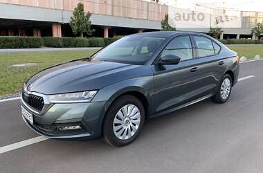 Лифтбек Skoda Octavia 2021 в Киеве