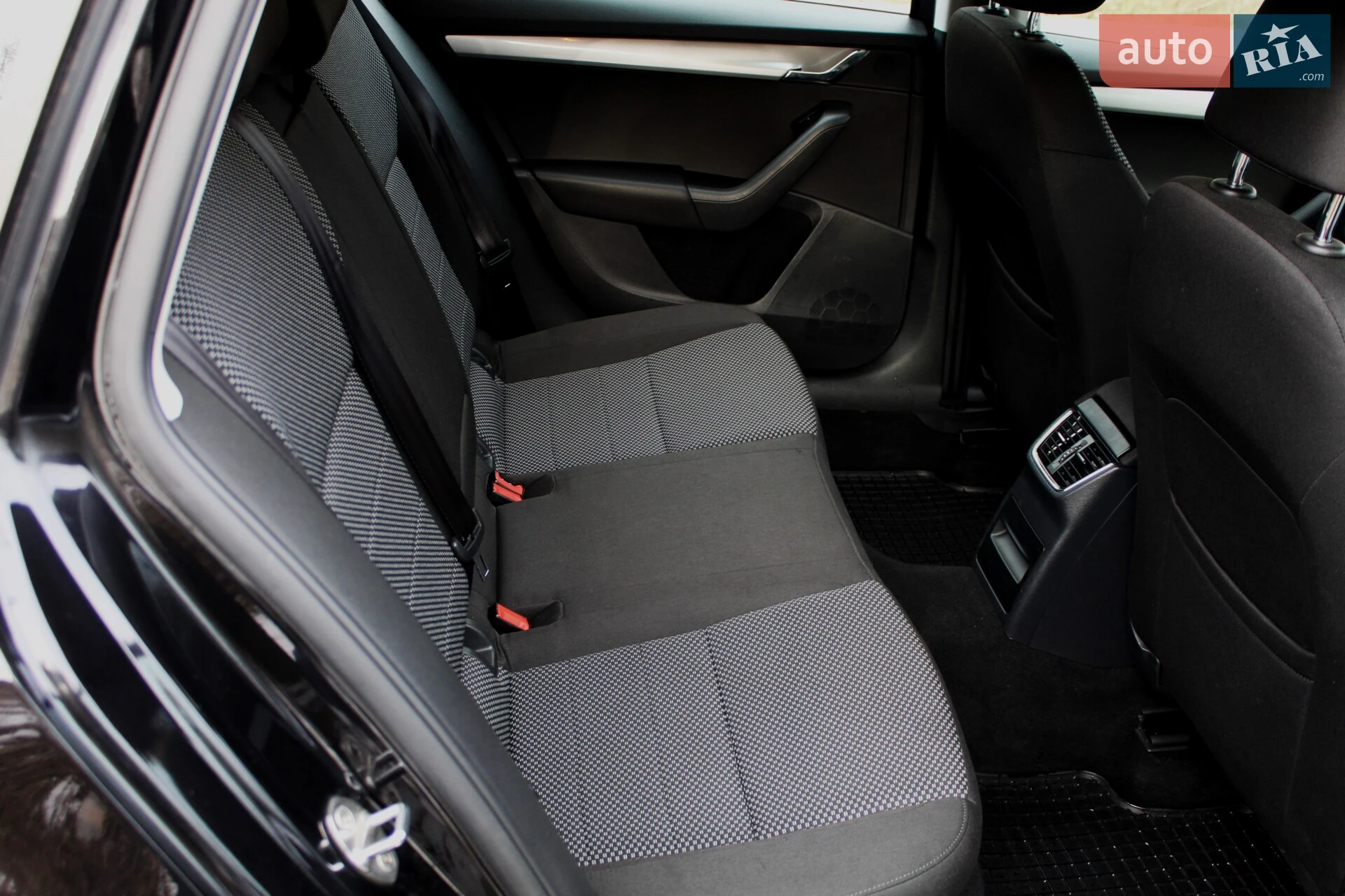 2016 Skoda Octavia - мініатюра 11