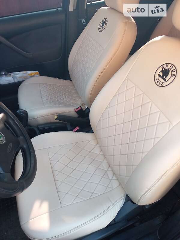 Лифтбек Skoda Octavia 2004 в Чугуеве