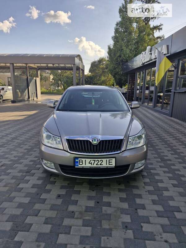 Лифтбек Skoda Octavia 2012 в 