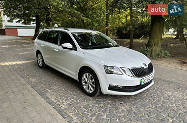 Універсал Skoda Octavia 2017 в Острозі