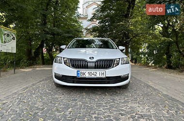 Універсал Skoda Octavia 2017 в Острозі