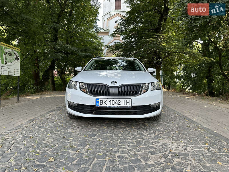 Универсал Skoda Octavia 2017 в Остроге