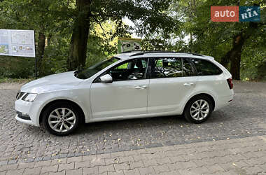 Універсал Skoda Octavia 2017 в Острозі