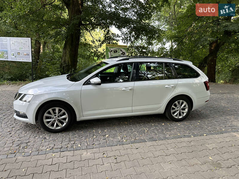 Универсал Skoda Octavia 2017 в Остроге