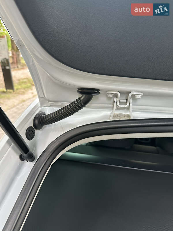 Универсал Skoda Octavia 2017 в Остроге