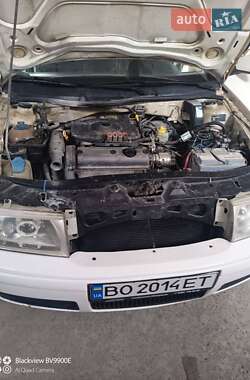 Лифтбек Skoda Octavia 2002 в 