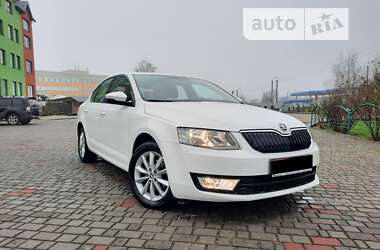 Лифтбек Skoda Octavia 2016 в Черновцах