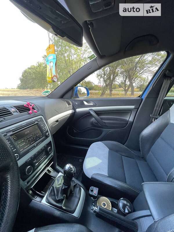 Універсал Skoda Octavia 2010 в Нових Санжарах