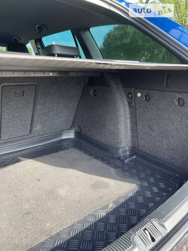 Універсал Skoda Octavia 2010 в Нових Санжарах