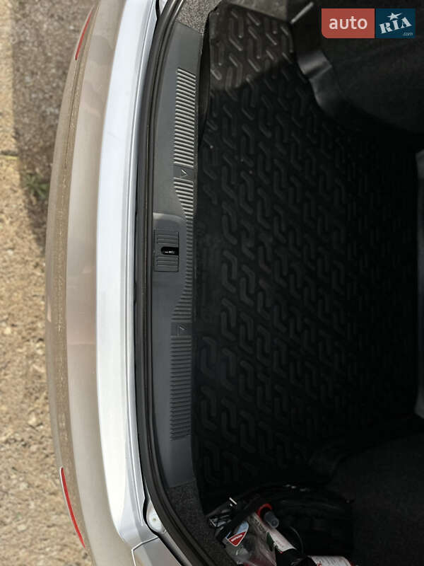 Лифтбек Skoda Octavia 2012 в Кропивницком