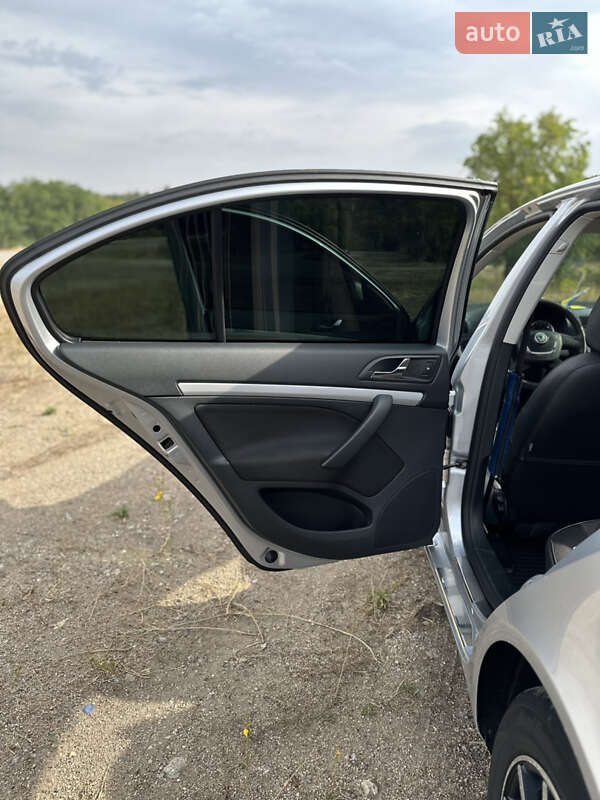 Лифтбек Skoda Octavia 2012 в Кропивницком