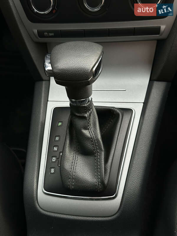 Лифтбек Skoda Octavia 2012 в Кропивницком