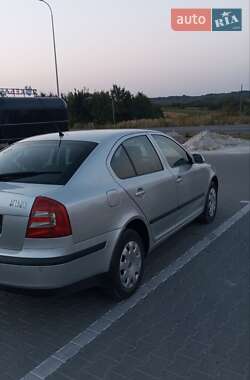 Лифтбек Skoda Octavia 2005 в 