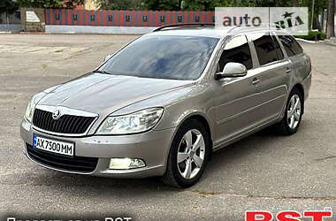 Универсал Skoda Octavia 2010 в Валках