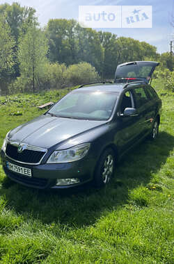 Универсал Skoda Octavia 2010 в Путивле