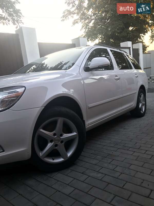Універсал Skoda Octavia 2012 в Харкові