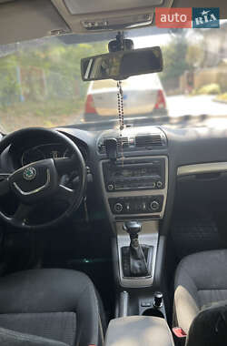 Универсал Skoda Octavia 2010 в 