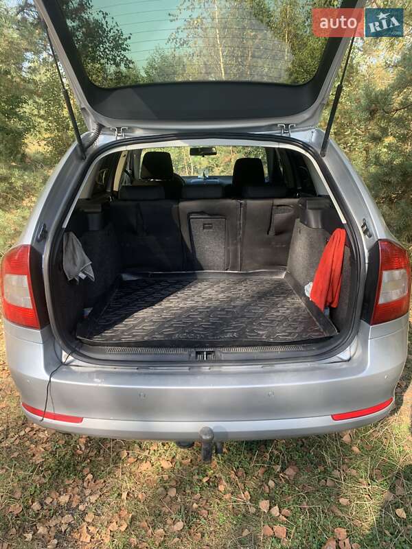 Універсал Skoda Octavia 2010 в Полонному