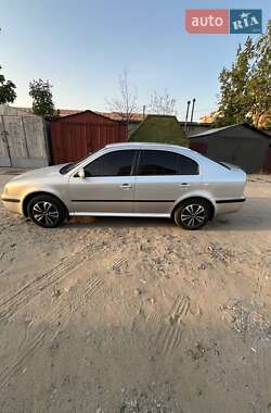 Лифтбек Skoda Octavia 2000 в Полтаве