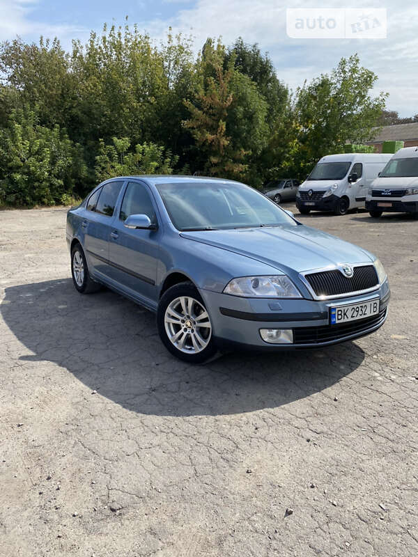 Лифтбек Skoda Octavia 2008 в Дубно