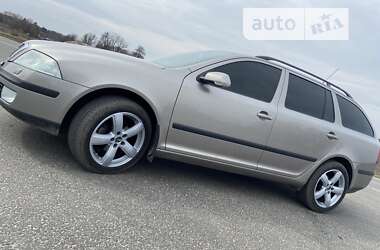 Универсал Skoda Octavia 2006 в Ромнах