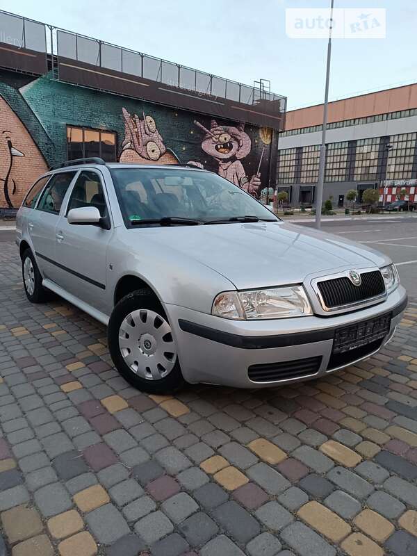 Универсал Skoda Octavia 2009 в Луцке