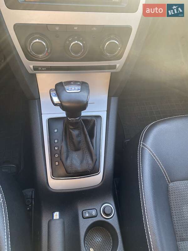 Ліфтбек Skoda Octavia 2010 в Києві фото 6 Ліфтбек Skoda Octavia 2010 в Києві