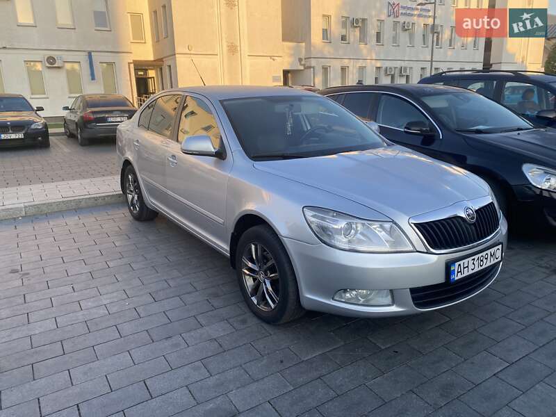 Лифтбек Skoda Octavia 2010 в 