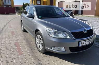 Универсал Skoda Octavia 2012 в Гоще