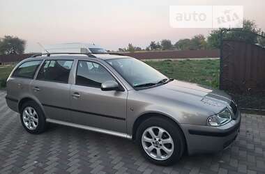 Универсал Skoda Octavia 2010 в Нововолынске